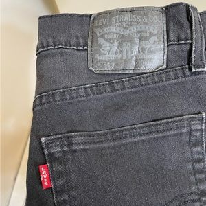 Black Mid-Rise Levi Pants